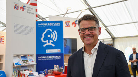 Ministerpräsident Boris Rhein eröffnet die traditionelle Südhessen-Messe auf dem Wiesenmarkt Erbach