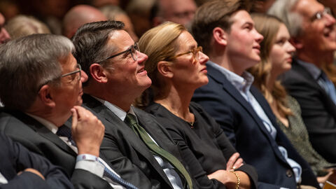 Ministerpräsident Boris Rhein im Publikum