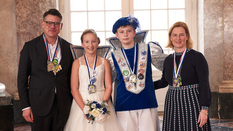 Ministerpräsident Boris Rhein und seine Frau Tanja Raab-Rhein empfangen im Schloss Biebrich in Wiesbaden hessische Fastnachtsvereine